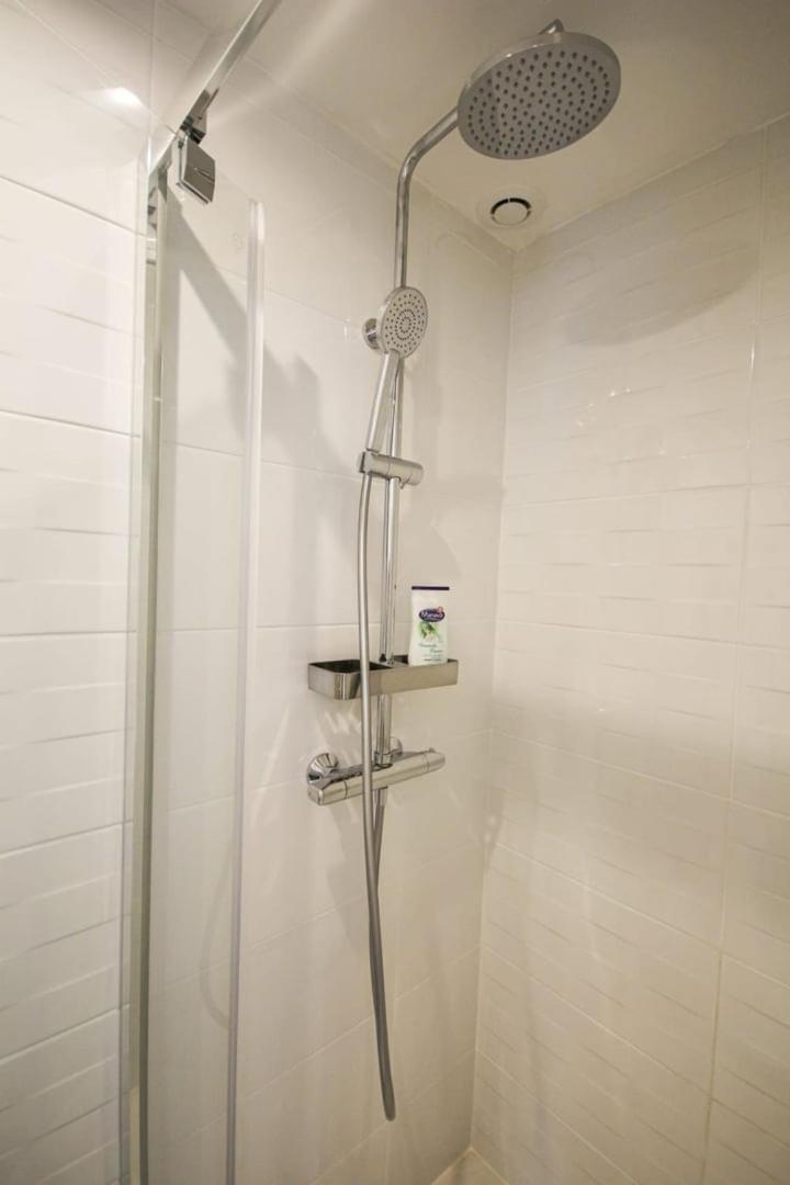 Fully-Equipped Apartment In City Center + Parking Лилль Экстерьер фото